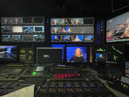 Äänimikseri ja videolaitteisto